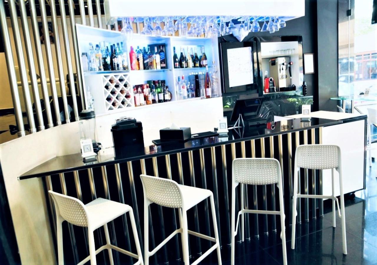 Beverly Hotel Бейрут Екстериор снимка