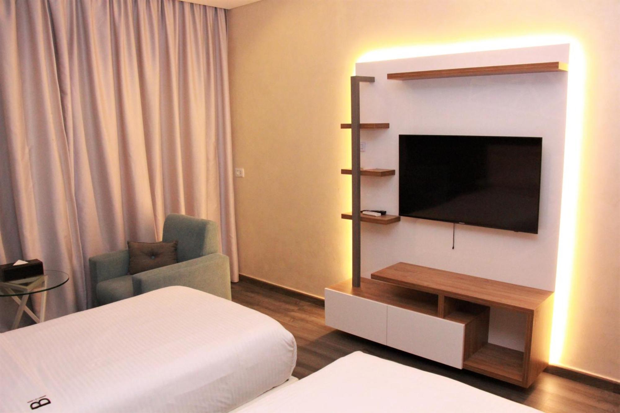 Beverly Hotel Бейрут Екстериор снимка